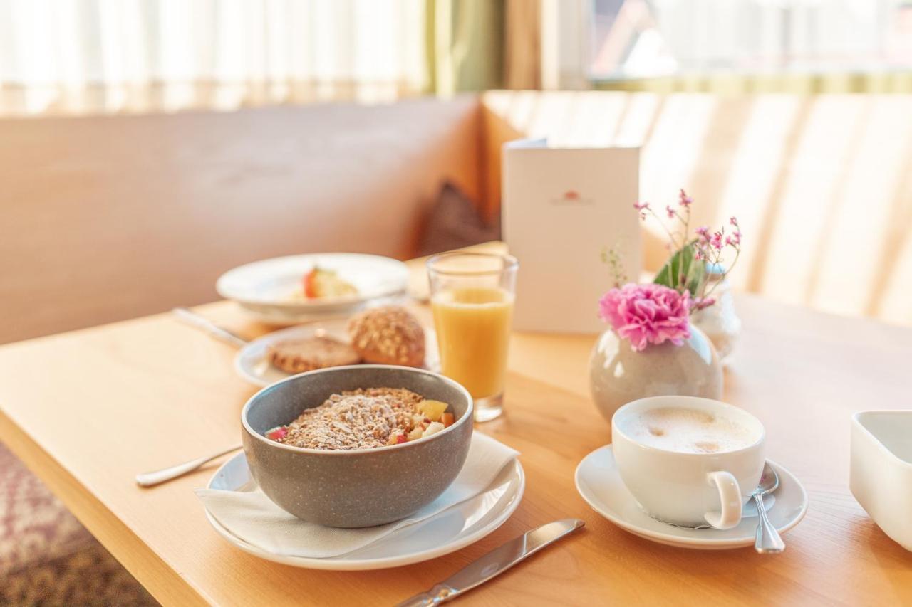 Hotel Restaurant Zur Sonne St. Peter Ngoại thất bức ảnh