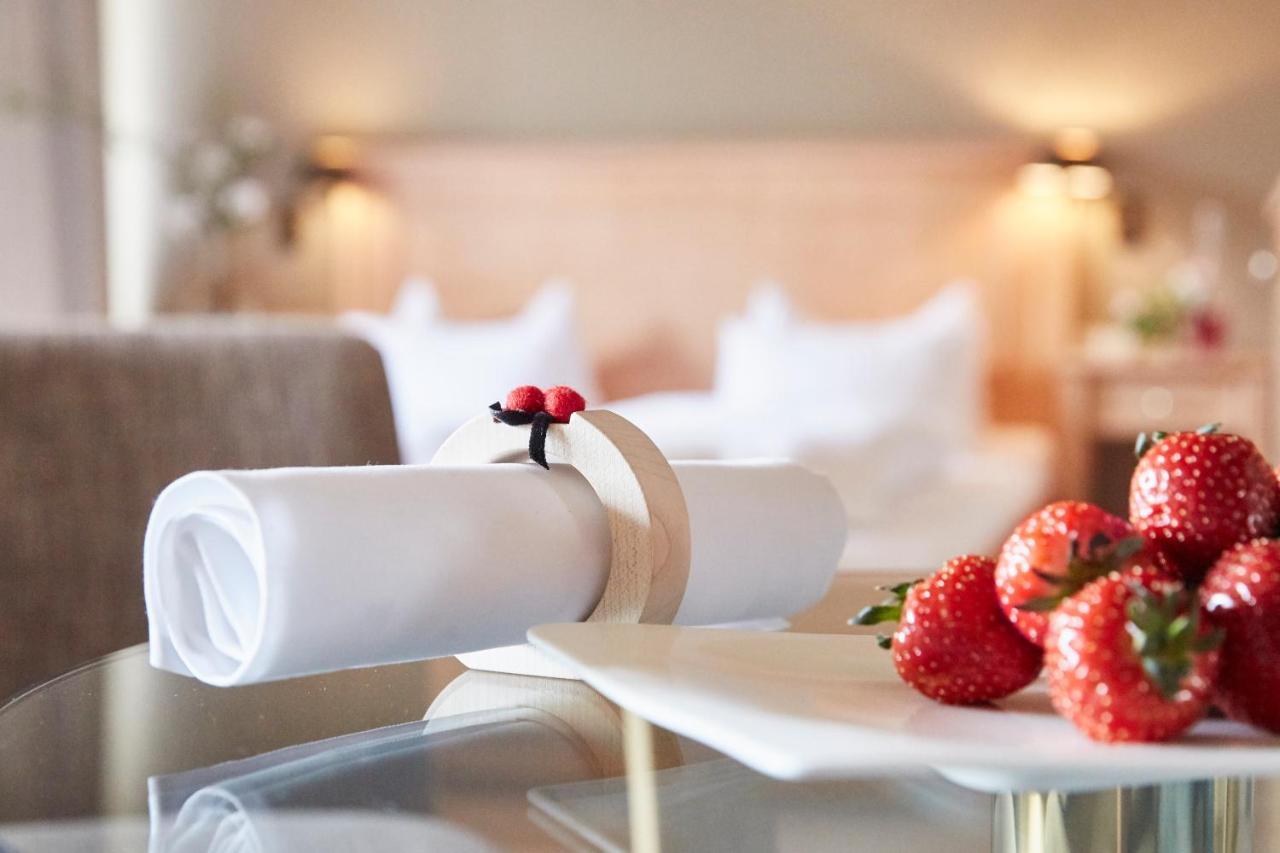 Hotel Restaurant Zur Sonne St. Peter Ngoại thất bức ảnh